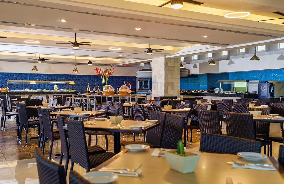 Krystal Cancun-1