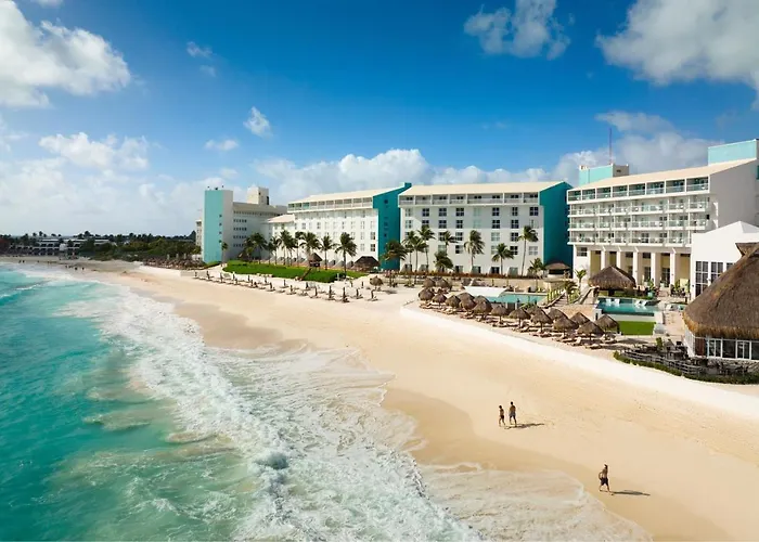 Romantic hotel: The Westin Resort & Spa Cancun