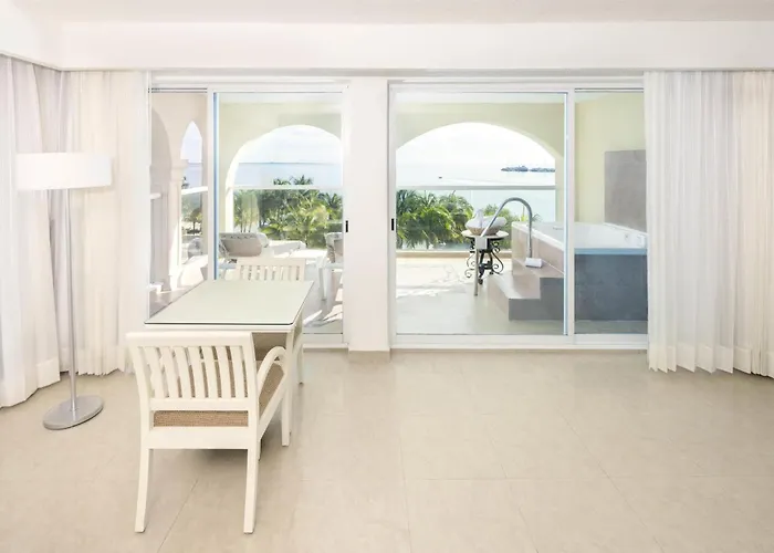 Occidental Costa Cancun